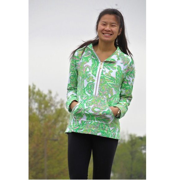Lilly Pulitizer Tops - Lilly Pulitzer Women’s M Skipper Solid Popover Sweatshirt Green Palm Print